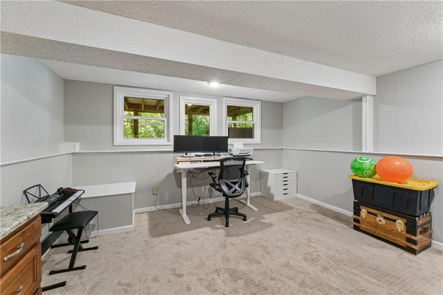 8221 W 152nd Terrace, Overland Park, KS 66223