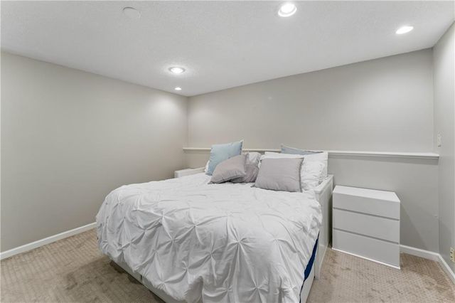 8221 W 152nd Terrace, Overland Park, KS 66223