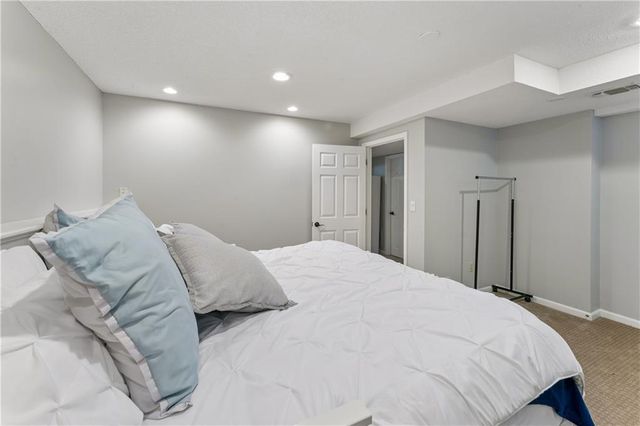 8221 W 152nd Terrace, Overland Park, KS 66223