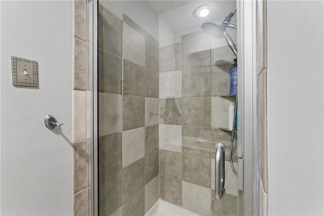 8221 W 152nd Terrace, Overland Park, KS 66223