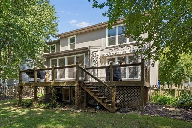 8221 W 152nd Terrace, Overland Park, KS 66223