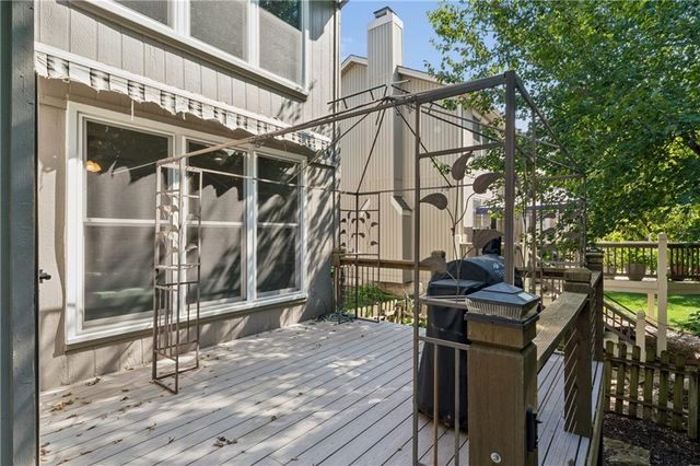 8221 W 152nd Terrace, Overland Park, KS 66223