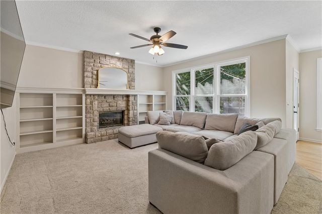 8221 W 152nd Terrace, Overland Park, KS 66223