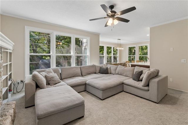 8221 W 152nd Terrace, Overland Park, KS 66223