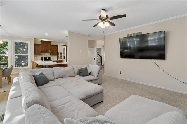 8221 W 152nd Terrace, Overland Park, KS 66223