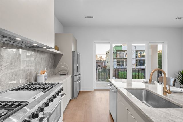 1506 Holly Avenue, Dallas, TX 75204