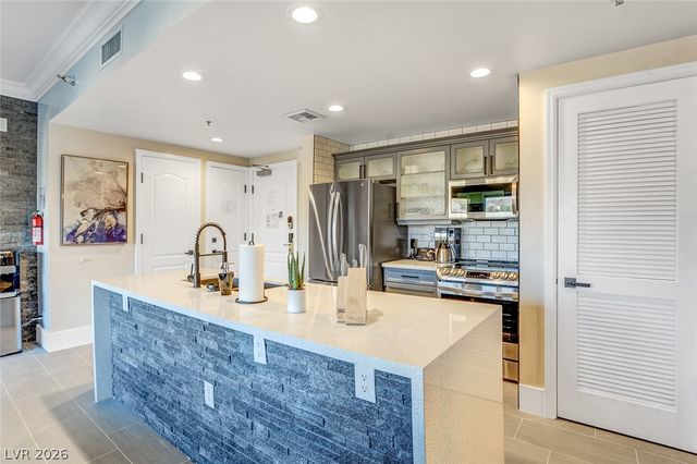 30 Strada Di Villaggio 334, Henderson, NV 89011