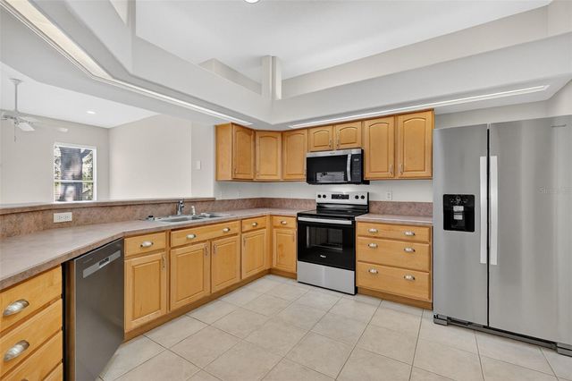 5524 SADDLEBACK COURT, Lady Lake, FL 32159