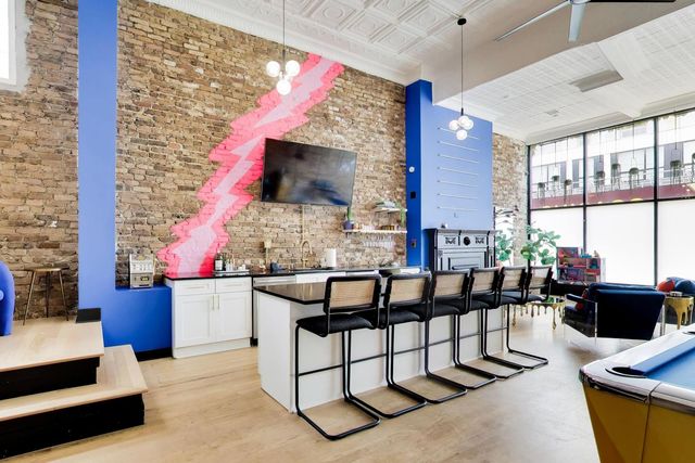 815 N Milwaukee Avenue, Chicago, IL 60642