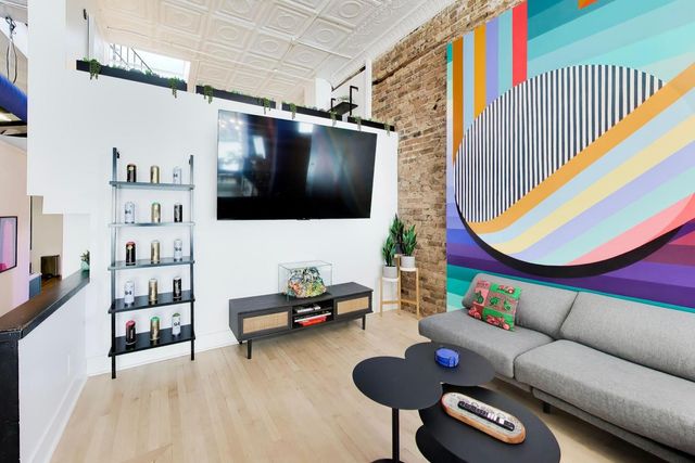 815 N Milwaukee Avenue, Chicago, IL 60642