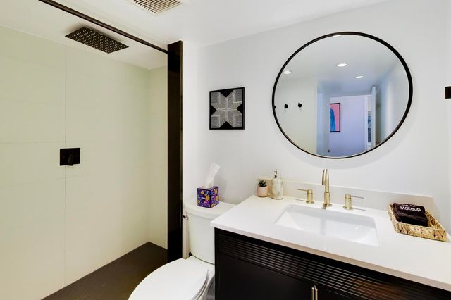 815 N Milwaukee Avenue, Chicago, IL 60642