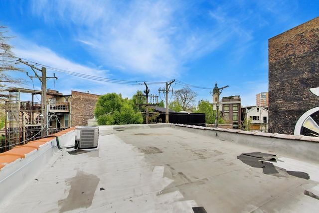 815 N Milwaukee Avenue, Chicago, IL 60642