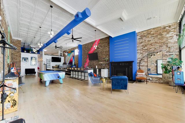 815 N Milwaukee Avenue, Chicago, IL 60642