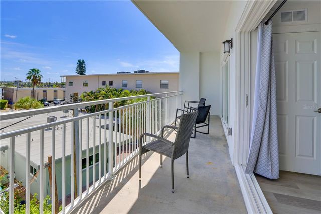 15305 1ST STREET E 305, Madeira Beach, FL 33708