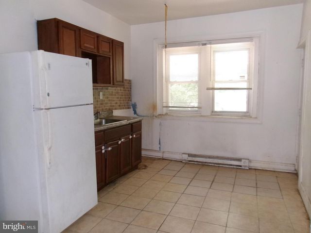 5829 WARRINGTON AVE, Philadelphia, PA 19143