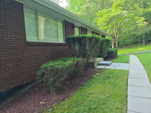 11255 Brokers LANE, North Huntingdon, PA 15642