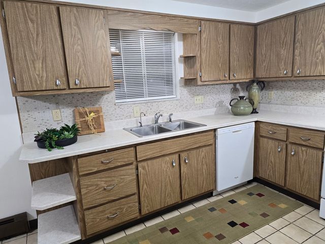 11255 Brokers LANE, North Huntingdon, PA 15642