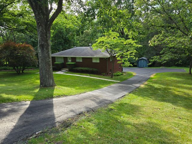 11255 Brokers LANE, North Huntingdon, PA 15642