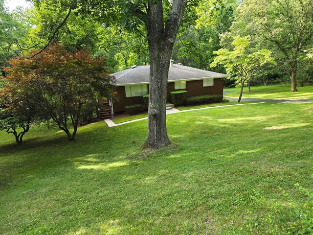 11255 Brokers LANE, North Huntingdon, PA 15642