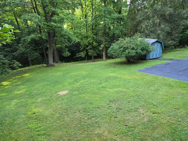 11255 Brokers LANE, North Huntingdon, PA 15642
