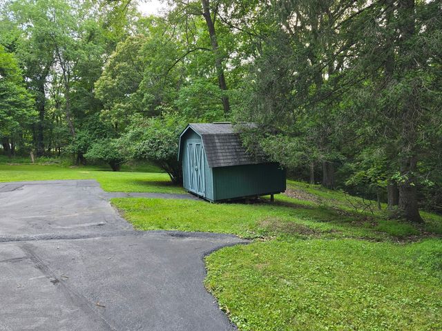11255 Brokers LANE, North Huntingdon, PA 15642