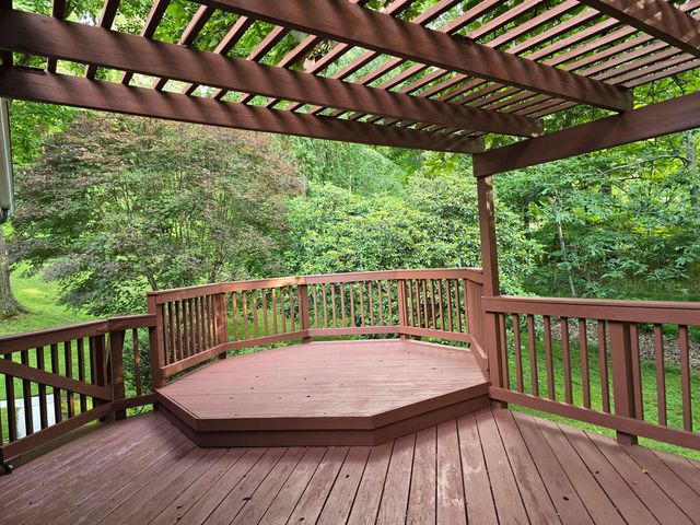 11255 Brokers LANE, North Huntingdon, PA 15642