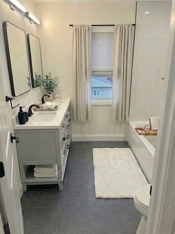 84 Arcadia 2, Revere, MA 02151