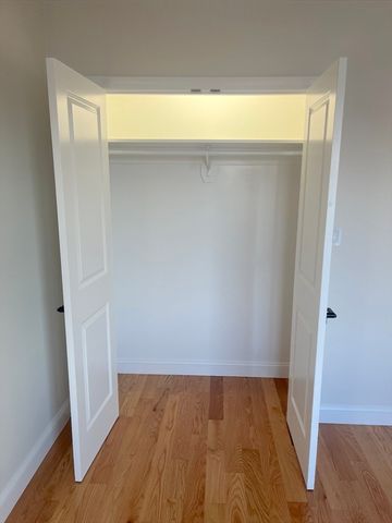 84 Arcadia 2, Revere, MA 02151