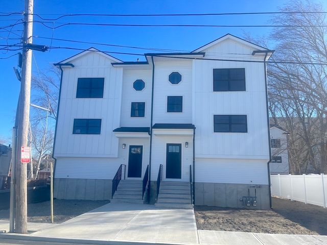 84 Arcadia 2, Revere, MA 02151