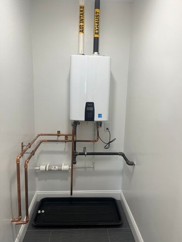 84 Arcadia 2, Revere, MA 02151