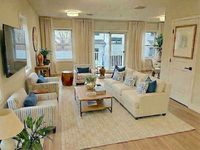 84 Arcadia 2, Revere, MA 02151