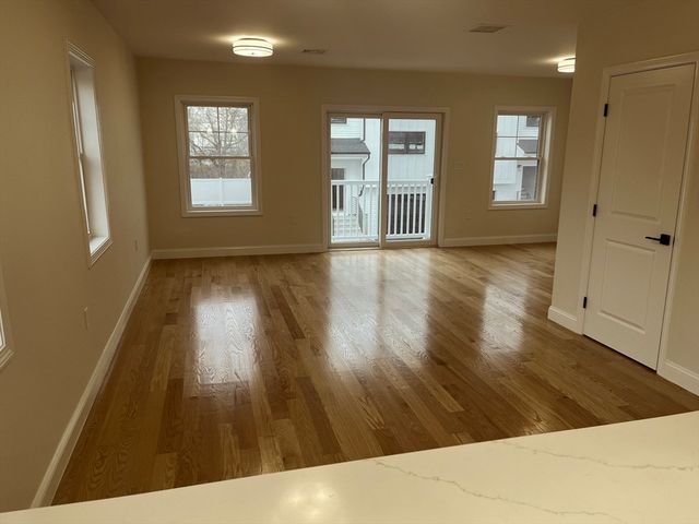 84 Arcadia 2, Revere, MA 02151