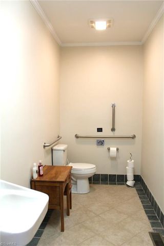 906 S Main Street, Burlington, NC 27215