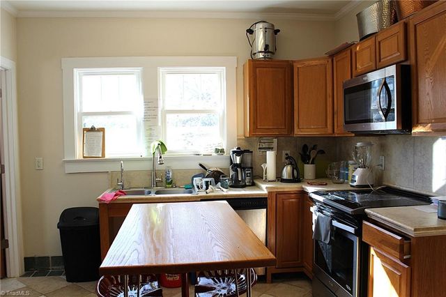 906 S Main Street, Burlington, NC 27215