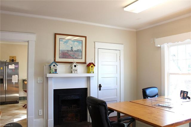 906 S Main Street, Burlington, NC 27215