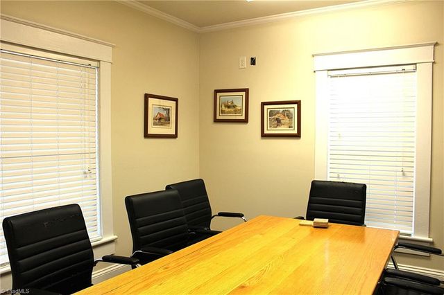 906 S Main Street, Burlington, NC 27215