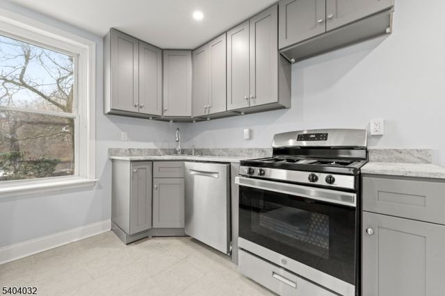 23 Reese Ct, Phillipsburg Town, NJ 08865