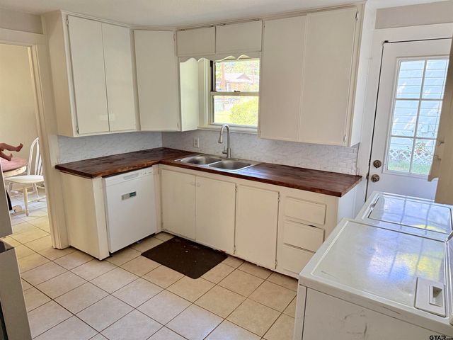 3014 Crestview St, Tyler, TX 75701