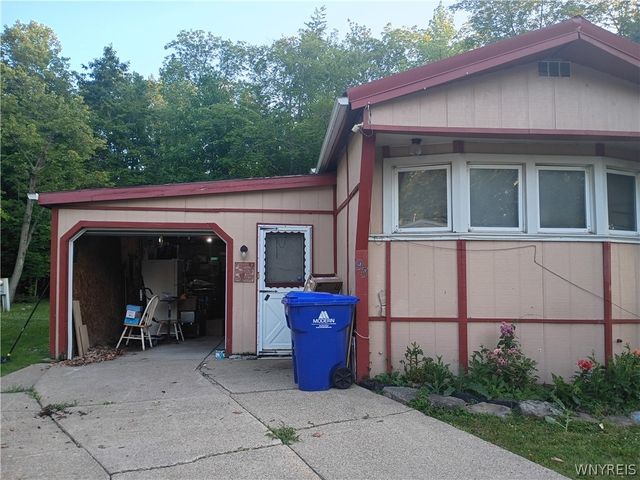 93 Waterview Parkway, Hamburg, NY 14075