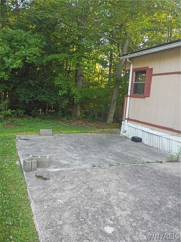 93 Waterview Parkway, Hamburg, NY 14075