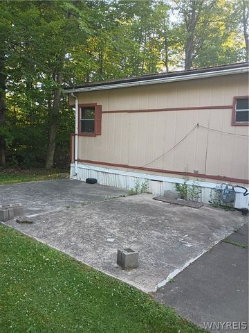 93 Waterview Parkway, Hamburg, NY 14075