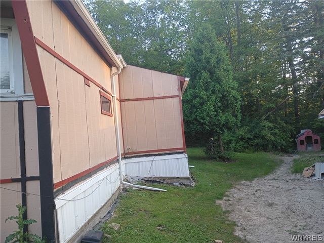 93 Waterview Parkway, Hamburg, NY 14075