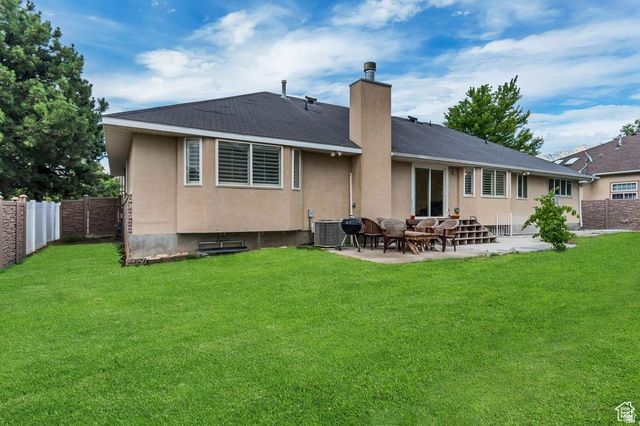 1528 E BUTTERCUP DR, Sandy, UT 84092