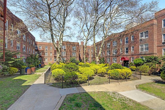 14137 79th Avenue 3O, Flushing, NY 11367