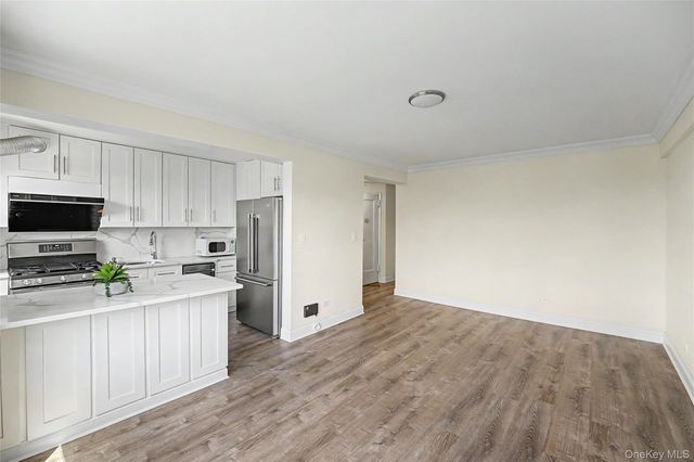 14137 79th Avenue 3O, Flushing, NY 11367