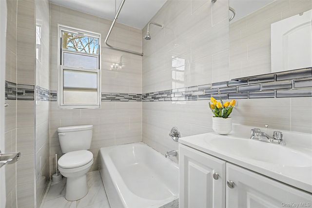 14137 79th Avenue 3O, Flushing, NY 11367