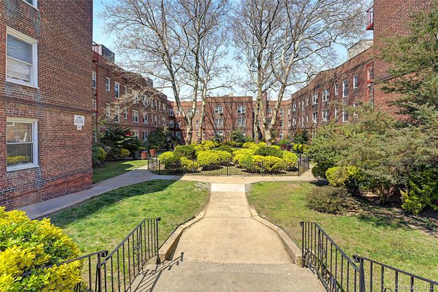 14137 79th Avenue 3O, Flushing, NY 11367