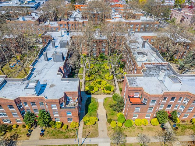 14137 79th Avenue 3O, Flushing, NY 11367
