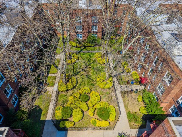 14137 79th Avenue 3O, Flushing, NY 11367