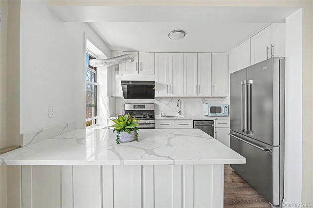 14137 79th Avenue 3O, Flushing, NY 11367